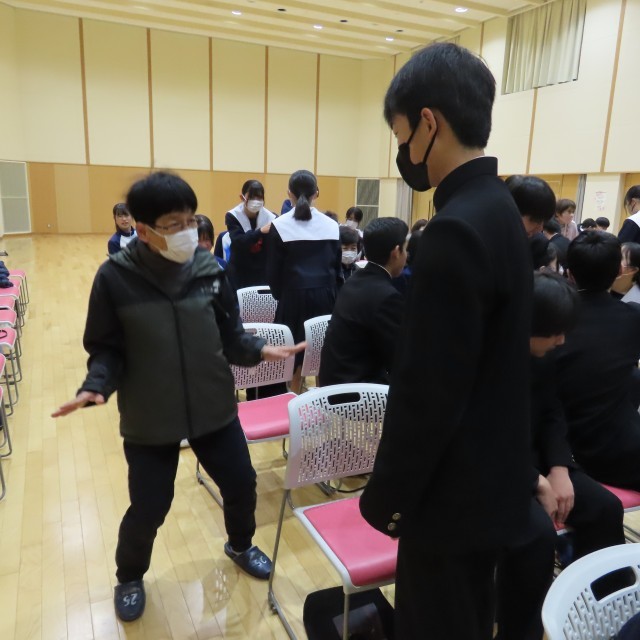 世話人さん方も一緒にゲーム